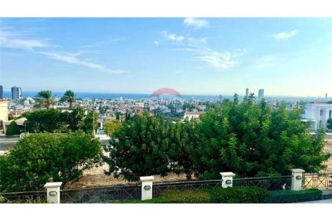 5 bedrooms Villa in Limassol, Cyprus No. 65496 2