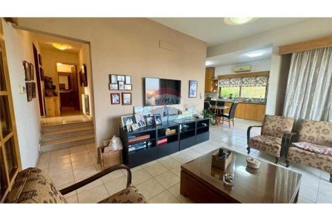 5 bedrooms Villa in Limassol, Cyprus No. 65496 9