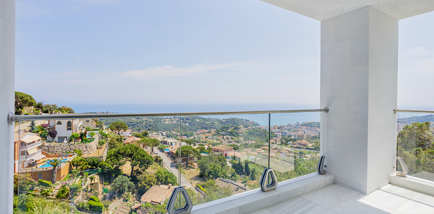 4 bedrooms Properties in Tung Qua Lin, Vietnam No. 27333