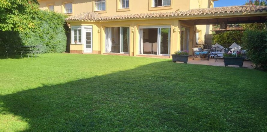 5 bedrooms Villa in Thanh Son, Vietnam No. 26355