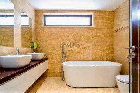 5 bedrooms Villa in Germasogeia, Cyprus No. 101209 7