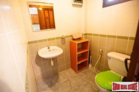 40 bedrooms Villa in Pattaya, Thailand No. 96532 2