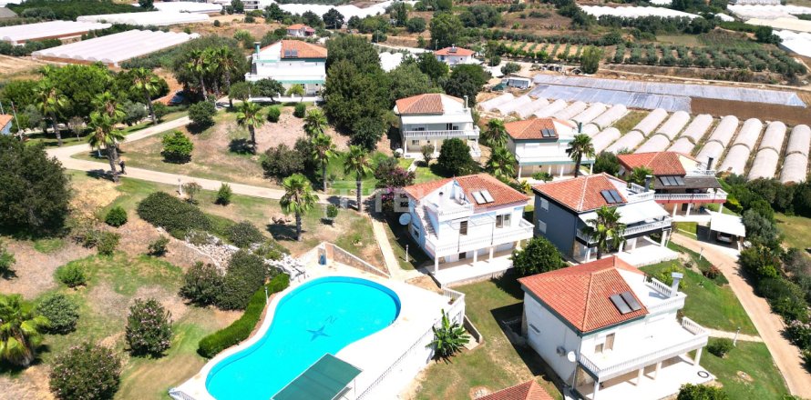 4 bedrooms Villa in Serik, Turkey No. 53382