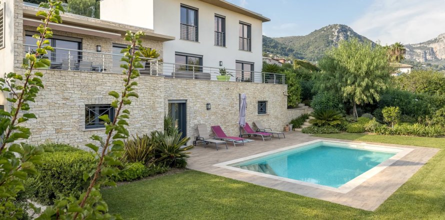 4 dormitorios Villa en Vence, France No. 76650