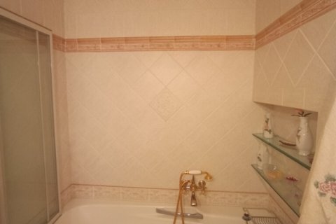 4 bedrooms Apartment in Irakleio, Greece No. 109172 9