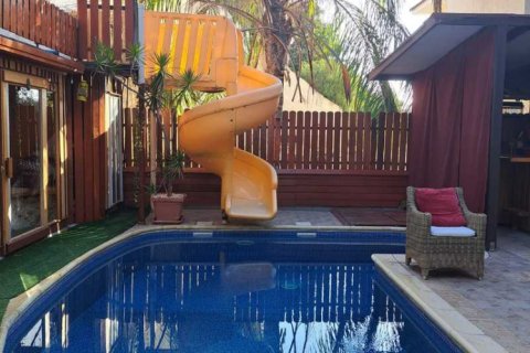 5 bedrooms House in Limassol, Cyprus No. 81643 4