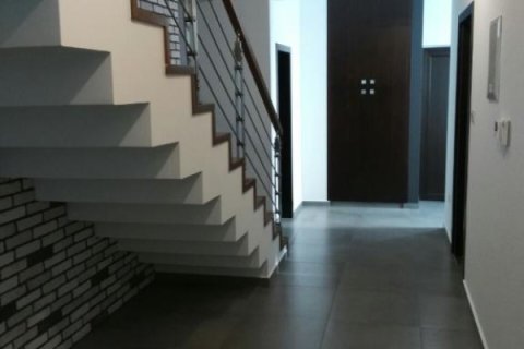 4 bedrooms Villa in Limassol, Cyprus No. 105601 3