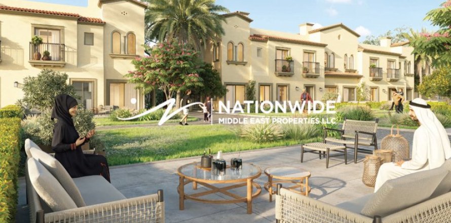 3 bedrooms Townhouse in Abu Dhabi, UAE No. 121181