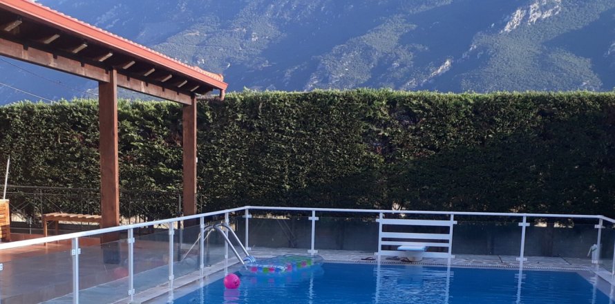 Дом с 4 комнатами в Эвбея, Греция №55787