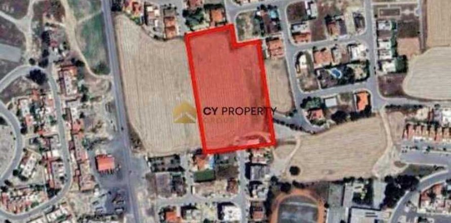 Commercial property in Aradippou, Cyprus No. 41933
