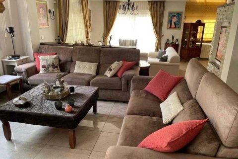 Дом с 4 спальнями в Лимассол, Кипр №30586 4