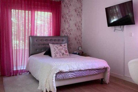 Дом с 4 спальнями в Лимассол, Кипр №30586 9