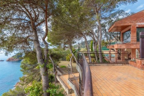 8 bedrooms House in Blanes, Spain No. 25443