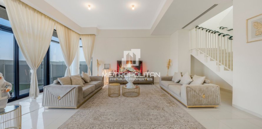 5 bedrooms Villa in Nam Tu Liem, Vietnam No. 93710