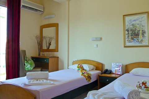 Отель, гостиница с 18 комнатами в Пиерия, Греция №60636 3