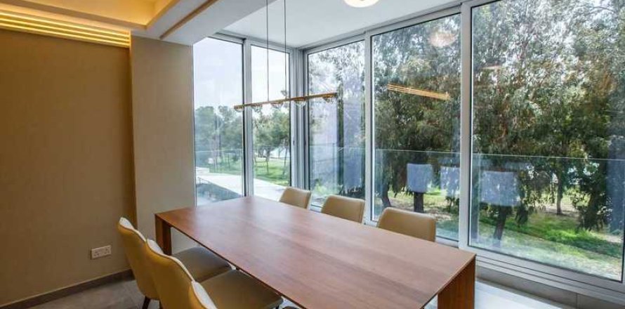 2 bedrooms Apartment in Germasogeia, Cyprus No. 43624