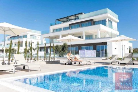 2 bedrooms Apartment in Ayia Napa, Cyprus No. 43764 2
