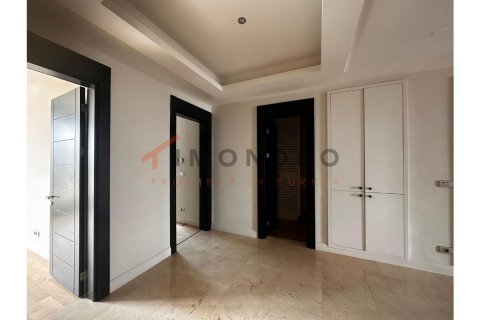 3 bedrooms Apartment in Hai Ba Trung, Vietnam No. 80449 13