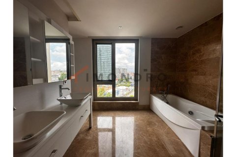 3 bedrooms Apartment in Hai Ba Trung, Vietnam No. 80449 21