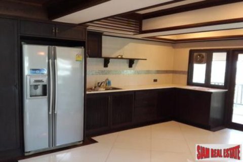 3 bedrooms Apartment in Jomtien Beach, Thailand No. 96492 1