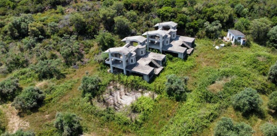 10 rooms Building in Chalkidiki, Greece No. 108328