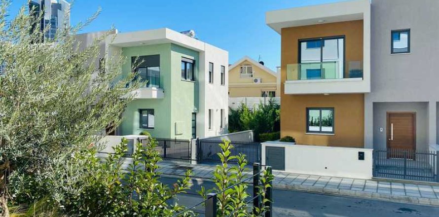 2 bedrooms House in Mouttagiaka, Cyprus No. 62996