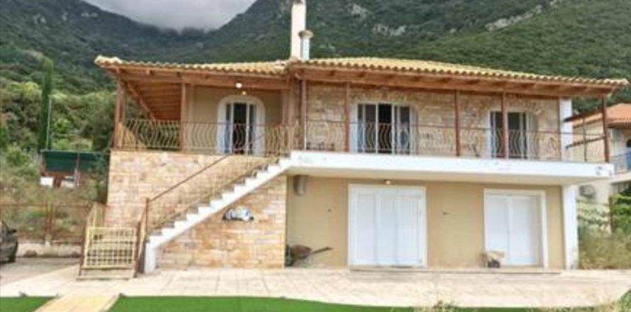 180m² Building in Kyparissia, Greece No. 57120