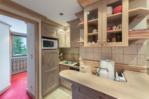 2 bedrooms Apartment in Courchevel, France No. 100211 4