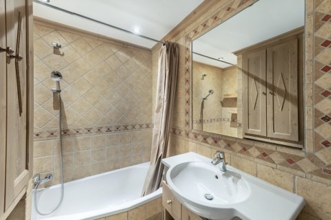 2 bedrooms Apartment in Courchevel, France No. 100211 7