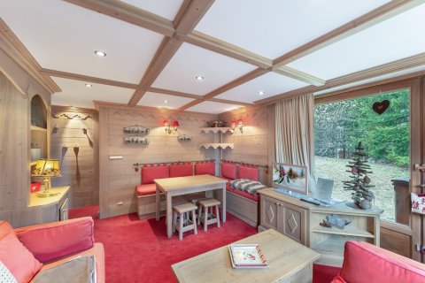 2 bedrooms Apartment in Courchevel, France No. 100211 3
