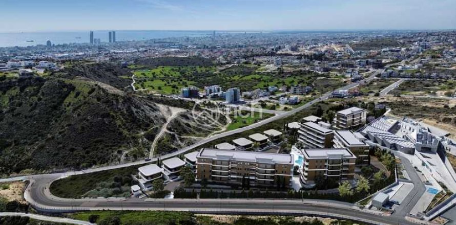 3 bedrooms Apartment in Germasogeia, Cyprus No. 103554