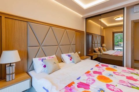 2 bedrooms Apartment in Budva, Montenegro No. 83672 4