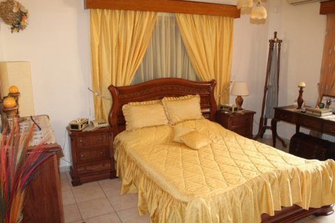 4 bedrooms Villa in Limassol, Cyprus No. 105831 12