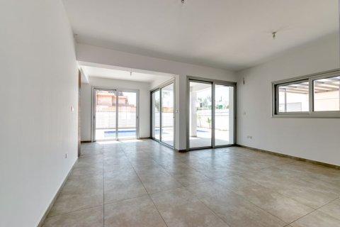 4 bedrooms Villa in Paralimni, Cyprus No. 36671 5