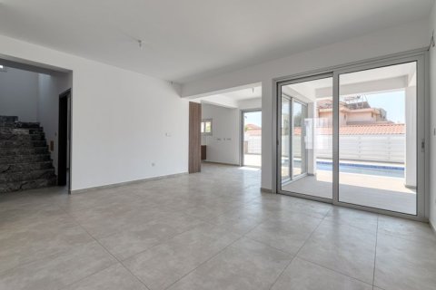 4 bedrooms Villa in Paralimni, Cyprus No. 36671 4