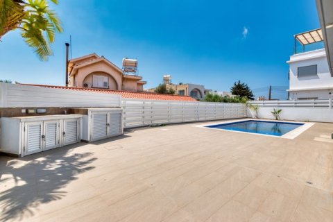 4 bedrooms Villa in Paralimni, Cyprus No. 36671 23