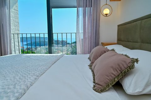 2 bedrooms House in Budva, Montenegro No. 104820 5