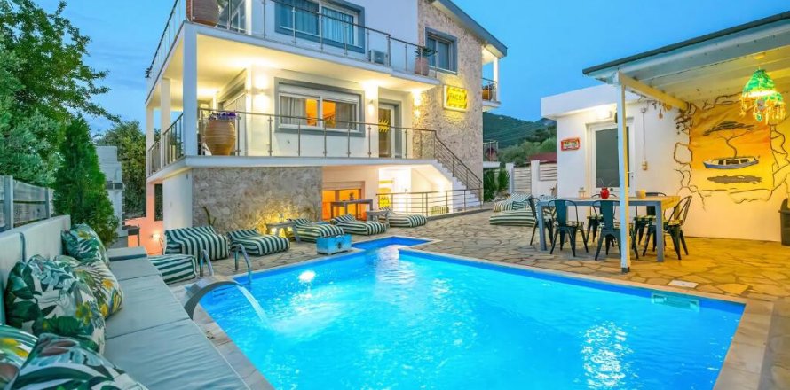 5 bedrooms Villa in Thasos, Greece No. 109178