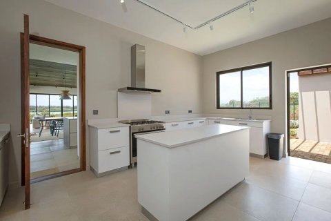 4 bedrooms Villa in Black River, Mauritius No. 86625 5