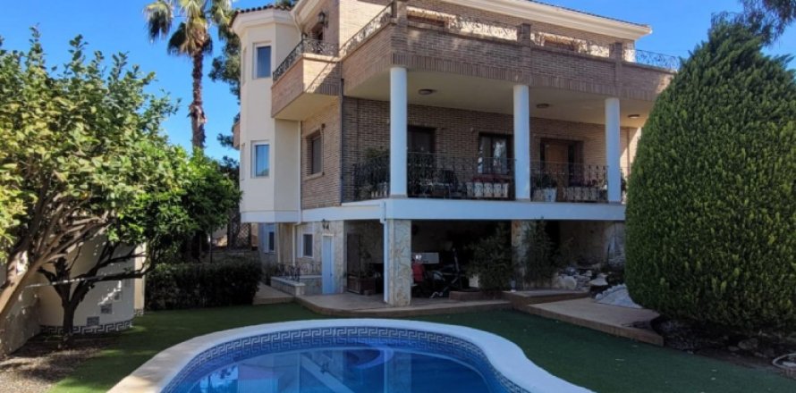 5 bedrooms Villa in Ciudad Quesada, Spain No. 124572