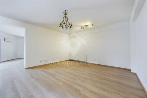 Дом с 4 спальнями в Дали, Кипр №28668 16