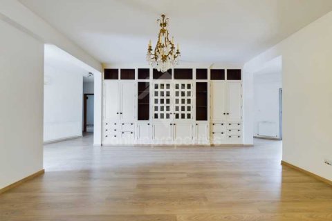 Дом с 4 спальнями в Дали, Кипр №28668 1