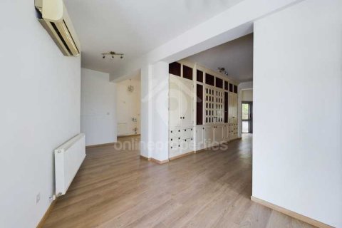 Дом с 4 спальнями в Дали, Кипр №28668 8