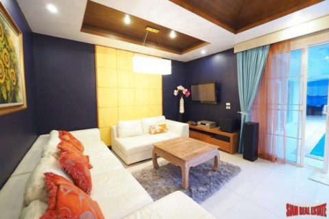 4 bedrooms Villa in Chalong, Thailand No. 95803 3