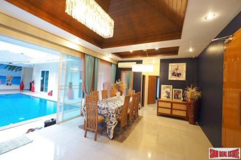 4 bedrooms Villa in Chalong, Thailand No. 95803 9
