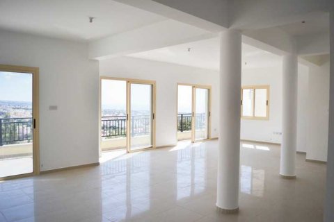 4 bedrooms Villa in Pegeia, Cyprus No. 69978 6