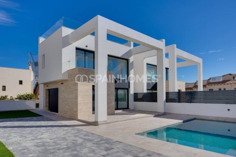 4 dormitorios Villa en Torrevieja, Spain No. 125127