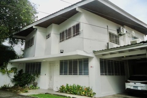 4 bedrooms House in Panama City, Panama No. 80306 1