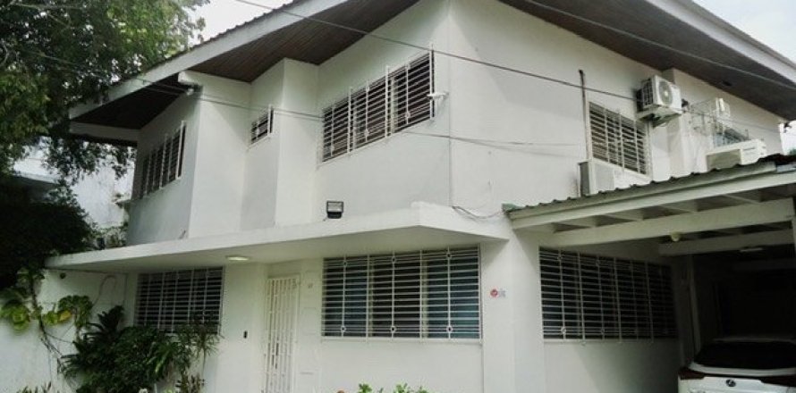 4 bedrooms House in Panama City, Panama No. 80306