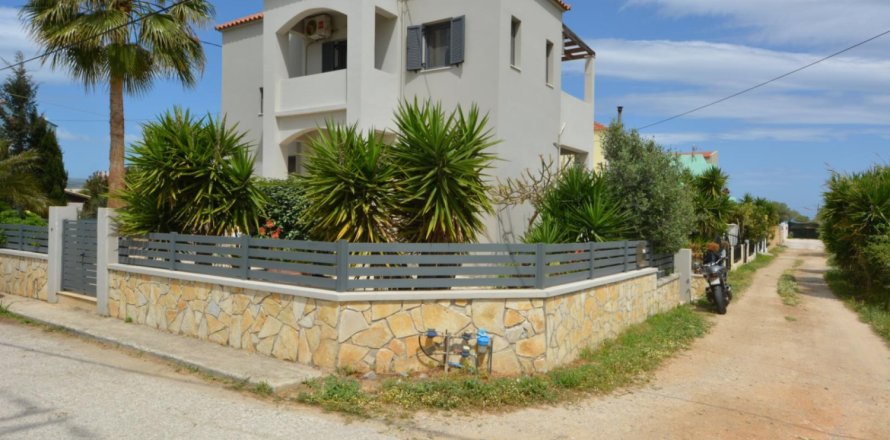 4 bedrooms Villa in Chania, Greece No. 104407